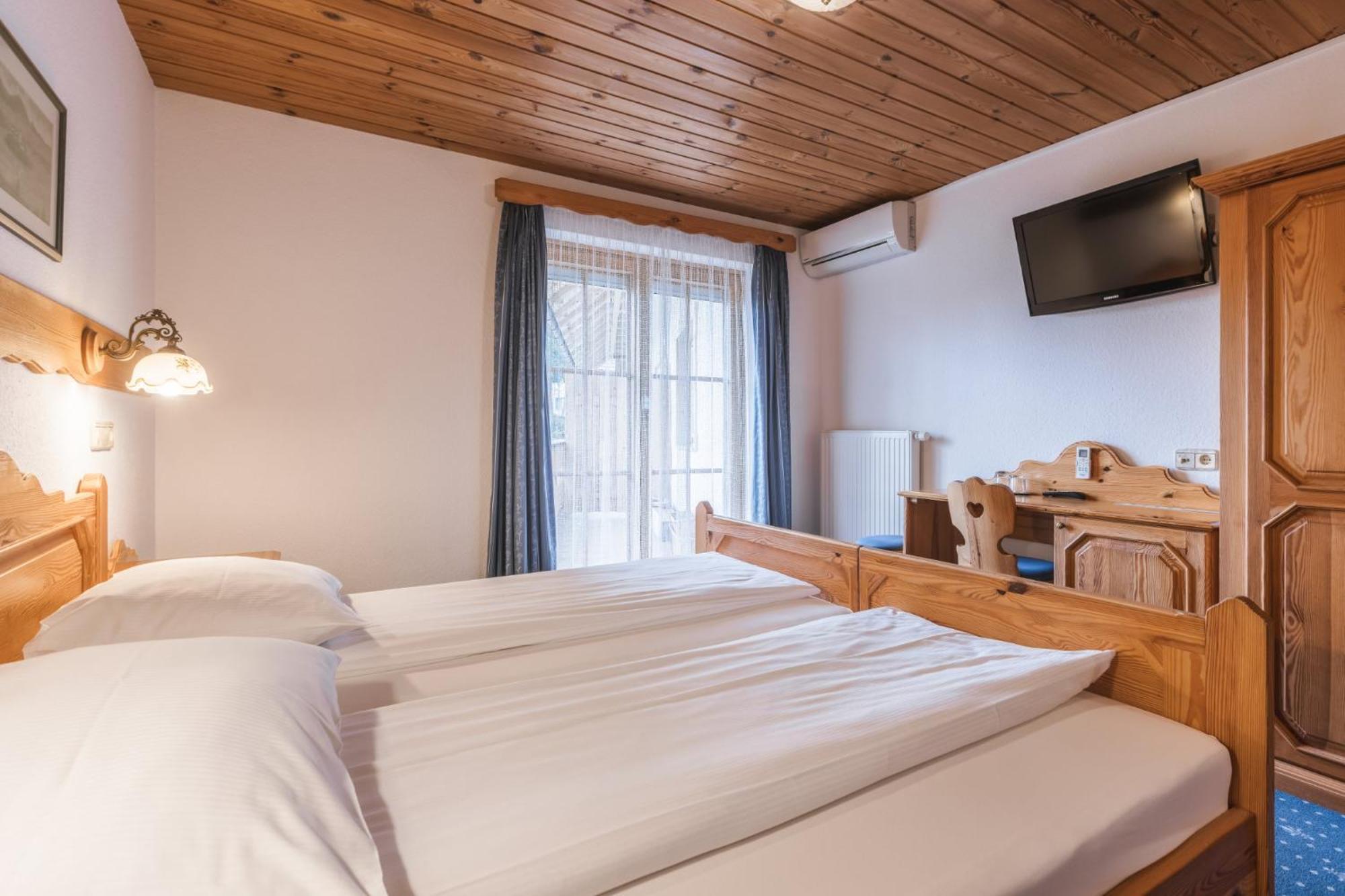 Garni Hotel Berc Bled Exterior photo